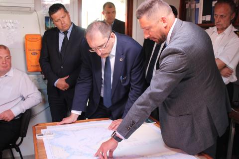 T.Linkaits uz kuģa Kristiāns Dāls